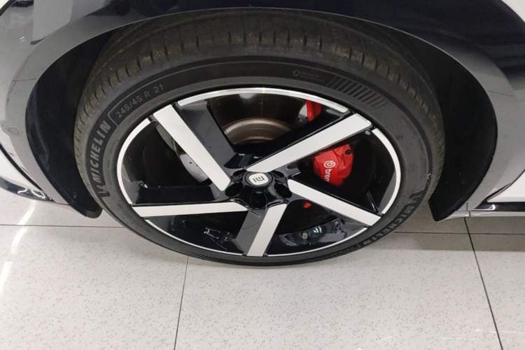 Used Xiaomi Auto YU7 2025 Ultra-Long Range High-Performance All-Wheel-Drive Max Edition Left Front Wheel Hub