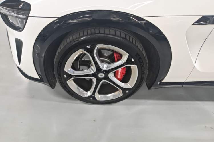 Used Xiaomi Auto YU7 2025 Ultra-Long Range High-Performance All-Wheel-Drive Max Edition Left Front Wheel Hub