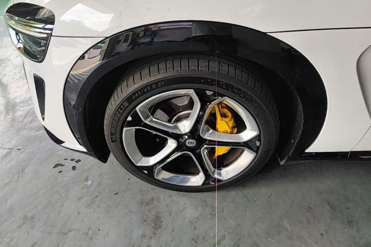 Used Xiaomi Auto YU7 2025 Ultra-Long Range High-Performance All-Wheel-Drive Max Edition Left Front Wheel Hub