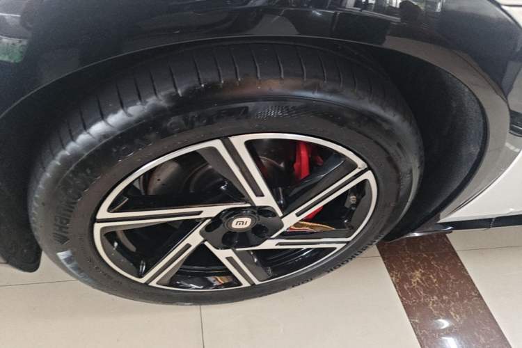 Used Xiaomi Auto YU7 2025 Ultra-Long Range High-Performance All-Wheel-Drive Max Edition Left Front Wheel Hub