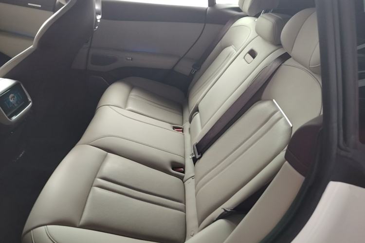 Used Xiaomi Auto YU7 2025 Ultra-Long Range High-Performance All-Wheel-Drive Max Edition Left Rear Seat