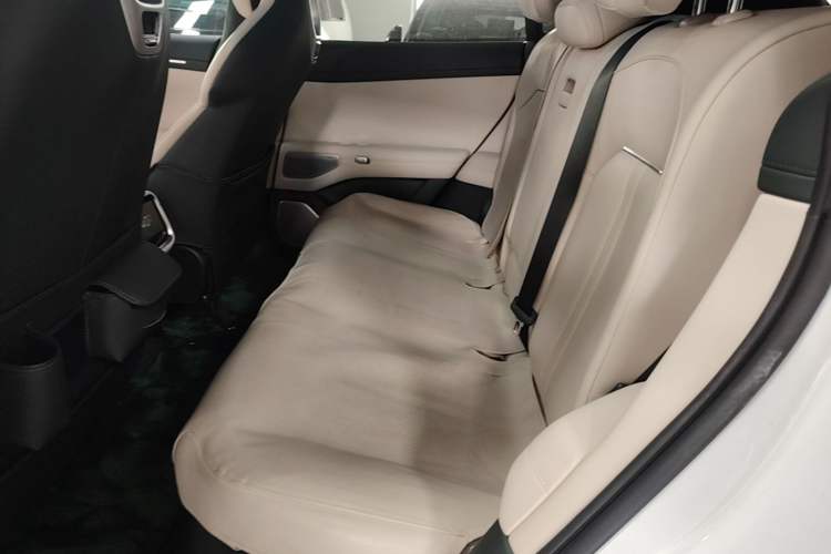 Used Xiaomi Auto YU7 2025 Ultra-Long Range High-Performance All-Wheel-Drive Max Edition Left Rear Seat