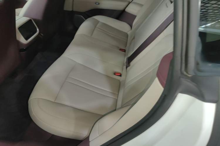 Used Xiaomi Auto YU7 2025 Ultra-Long Range Rear-Wheel Drive Version Left Rear Seat