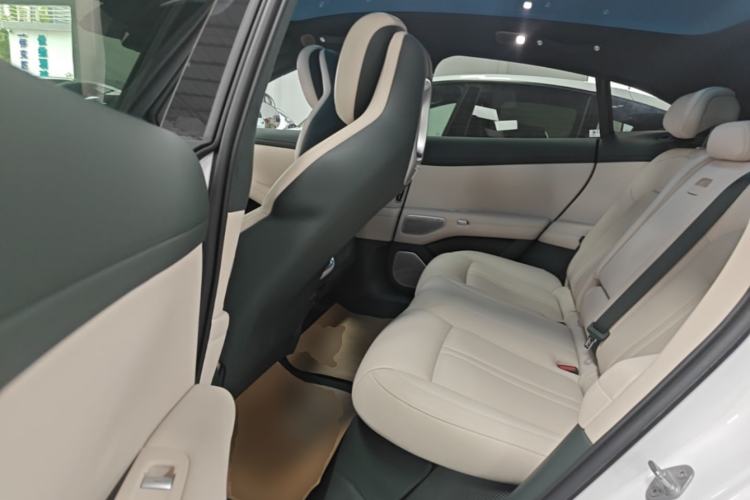 Used Xiaomi Auto YU7 2025 Ultra-Long Range High-Performance All-Wheel-Drive Max Edition Left Rear Seat