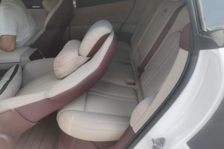 Used Xiaomi Auto YU7 2025 Ultra-Long Range Rear-Wheel Drive Version Left Rear Seat