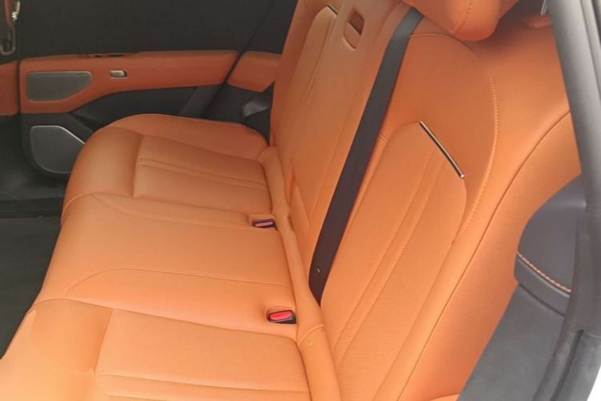 Used Xiaomi Auto YU7 2025 Ultra-Long Range High-Performance All-Wheel-Drive Max Edition Left Rear Seat