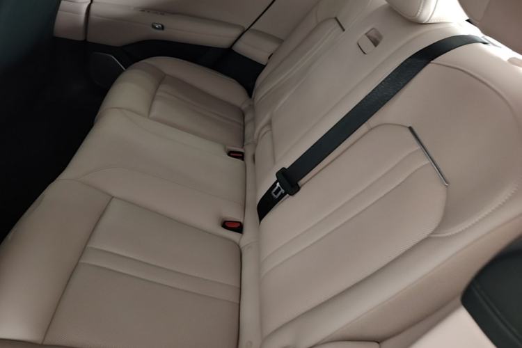 Used Xiaomi Auto YU7 2025 Ultra-Long Range Rear-Wheel Drive Version Left Rear Seat