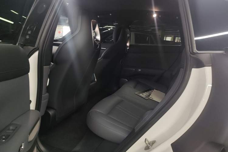 Used Xiaomi Auto YU7 2025 Ultra-Long Range All-Wheel Drive Pro Version Left Rear Seat