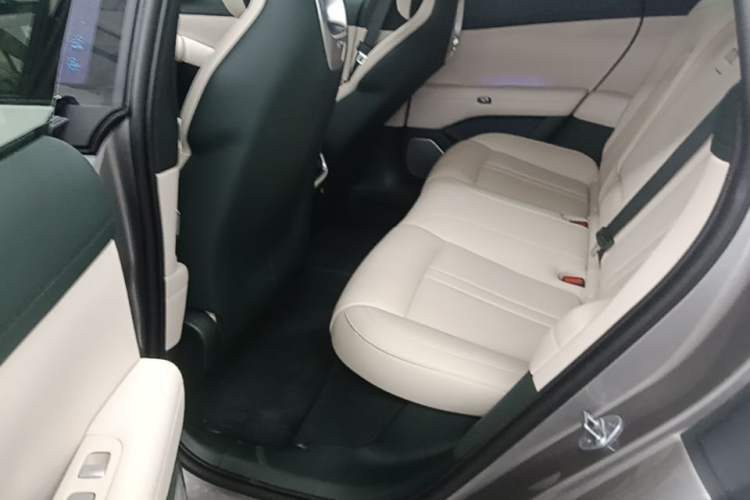 Used Xiaomi Auto YU7 2025 Ultra-Long Range Rear-Wheel Drive Version Left Rear Seat
