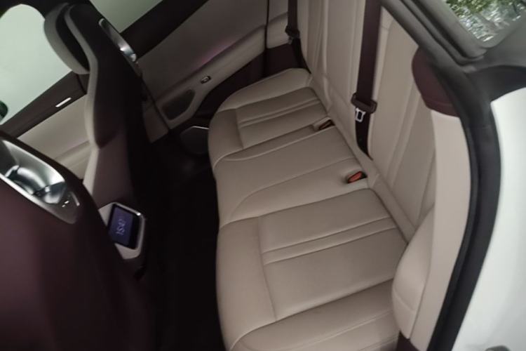 Used Xiaomi Auto YU7 2025 Ultra-Long Range High-Performance All-Wheel-Drive Max Edition Left Rear Seat