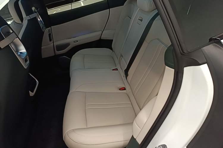 Used Xiaomi Auto YU7 2025 Ultra-Long Range High-Performance All-Wheel-Drive Max Edition Left Rear Seat