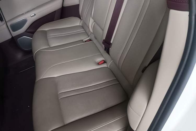 Used Xiaomi Auto YU7 2025 Ultra-Long Range High-Performance All-Wheel-Drive Max Edition Left Rear Seat