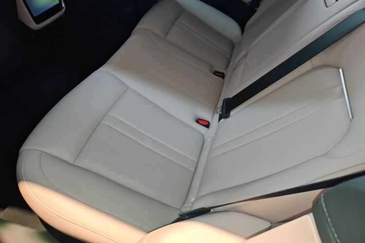 Used Xiaomi Auto YU7 2025 Ultra-Long Range High-Performance All-Wheel-Drive Max Edition Left Rear Seat