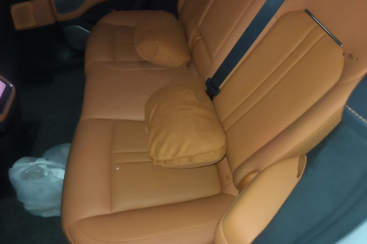 Used Xiaomi Auto YU7 2025 Ultra-Long Range High-Performance All-Wheel-Drive Max Edition Left Rear Seat