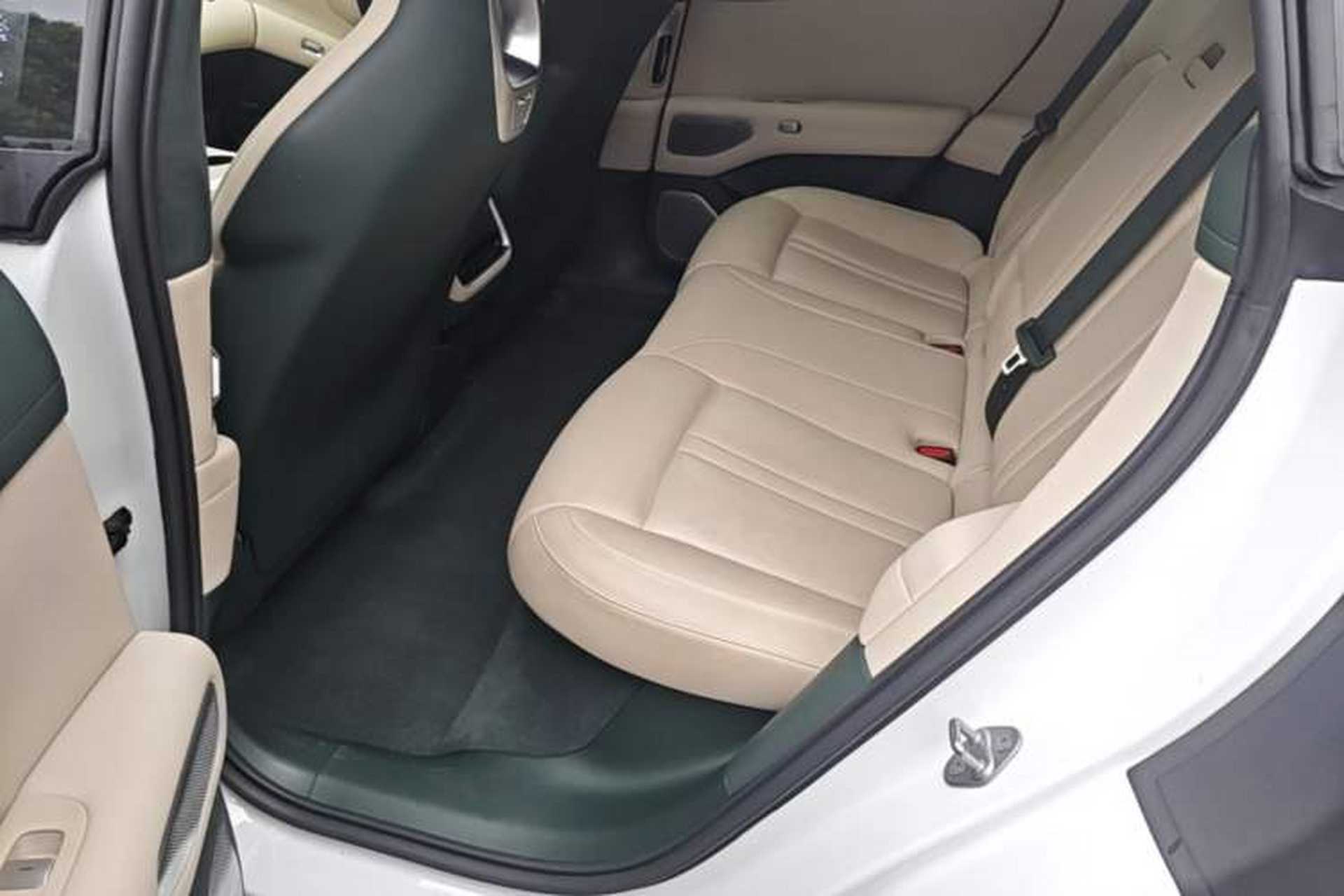 Used Xiaomi Auto YU7 2025 Ultra-Long Range High-Performance All-Wheel-Drive Max Edition Left Rear Seat