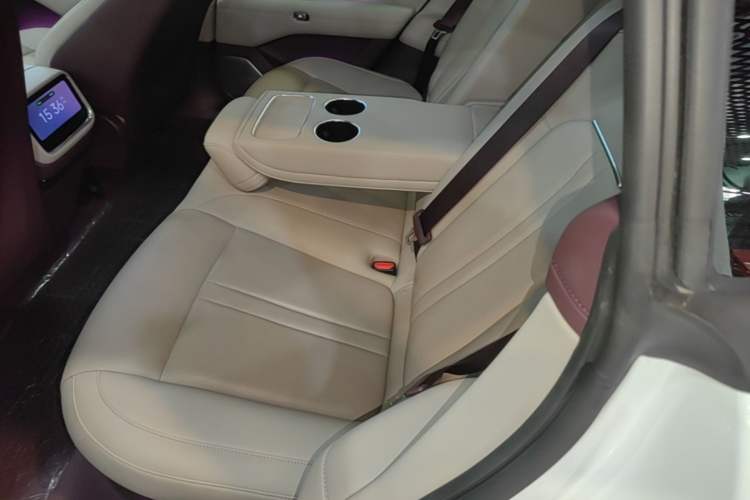Used Xiaomi Auto YU7 2025 Ultra-Long Range Rear-Wheel Drive Version Left Rear Seat