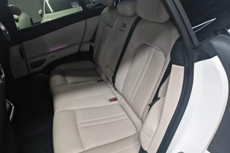 Used Xiaomi Auto YU7 2025 Ultra-Long Range High-Performance All-Wheel-Drive Max Edition Left Rear Seat