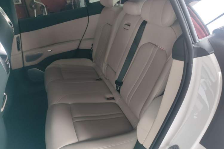 Used Xiaomi Auto YU7 2025 Ultra-Long Range High-Performance All-Wheel-Drive Max Edition Left Rear Seat