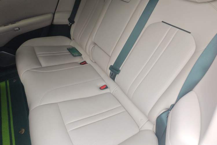 Used Xiaomi Auto YU7 2025 Ultra-Long Range Rear-Wheel Drive Version Left Rear Seat