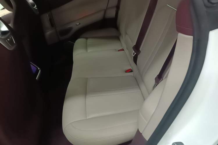 Used Xiaomi Auto YU7 2025 Ultra-Long Range High-Performance All-Wheel-Drive Max Edition Left Rear Seat