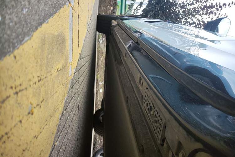 Used Xiaomi Auto YU7 2025 Ultra-Long Range High-Performance All-Wheel-Drive Max Edition Left Side Sill