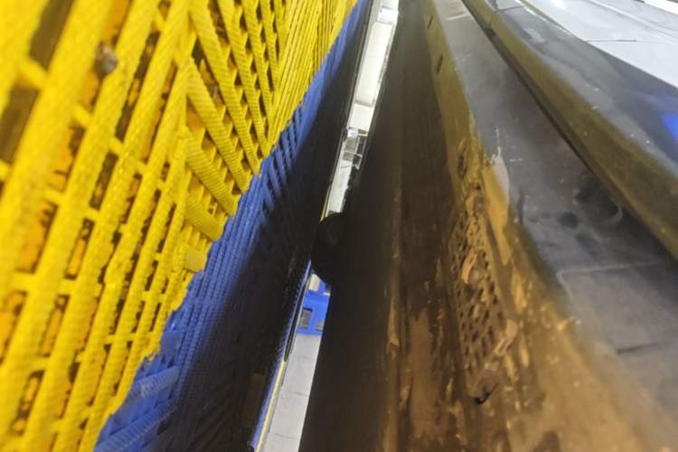 Used Xiaomi Auto YU7 2025 Ultra-Long Range High-Performance All-Wheel-Drive Max Edition Left Side Sill