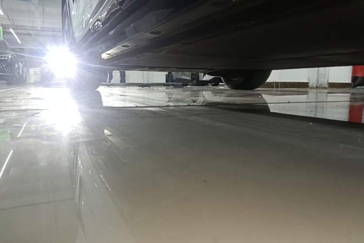 Used Xiaomi Auto YU7 2025 Ultra-Long Range Rear-Wheel Drive Version Left Side Sill