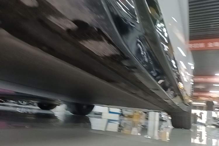 Used Xiaomi Auto YU7 2025 Ultra-Long Range Rear-Wheel Drive Version Left Side Sill