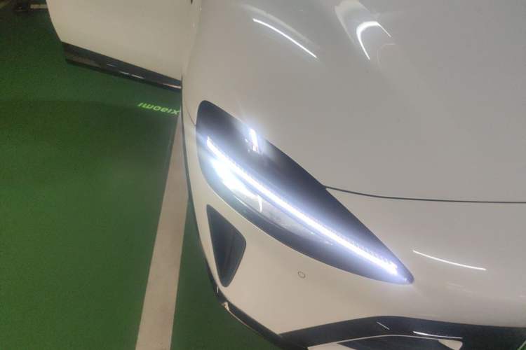 Used Xiaomi Auto YU7 2025 Ultra-Long Range High-Performance All-Wheel-Drive Max Edition Right Front Headlight