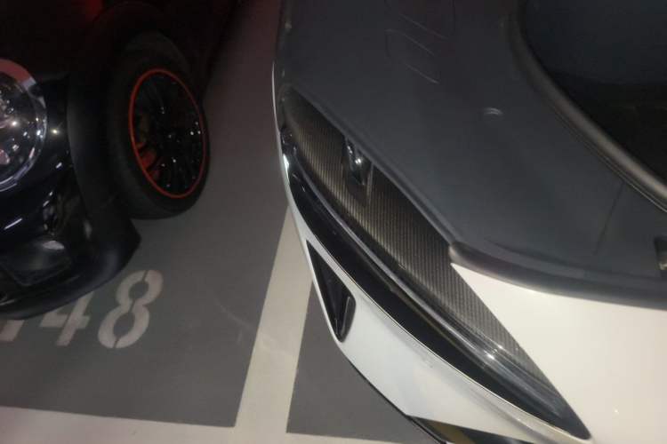 Used Xiaomi Auto YU7 2025 Ultra-Long Range High-Performance All-Wheel-Drive Max Edition Right Front Headlight