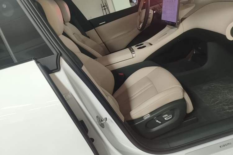 Used Xiaomi Auto YU7 2025 Ultra-Long Range High-Performance All-Wheel-Drive Max Edition Right Front Seat