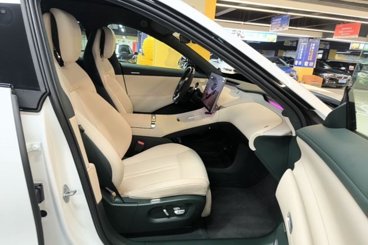 Used Xiaomi Auto YU7 2025 Ultra-Long Range High-Performance All-Wheel-Drive Max Edition Right Front Seat