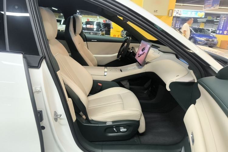 Used Xiaomi Auto YU7 2025 Ultra-Long Range High-Performance All-Wheel-Drive Max Edition Right Front Seat