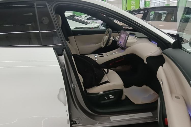Used Xiaomi Auto YU7 2025 Ultra-Long Range Rear-Wheel Drive Version Right Front Seat