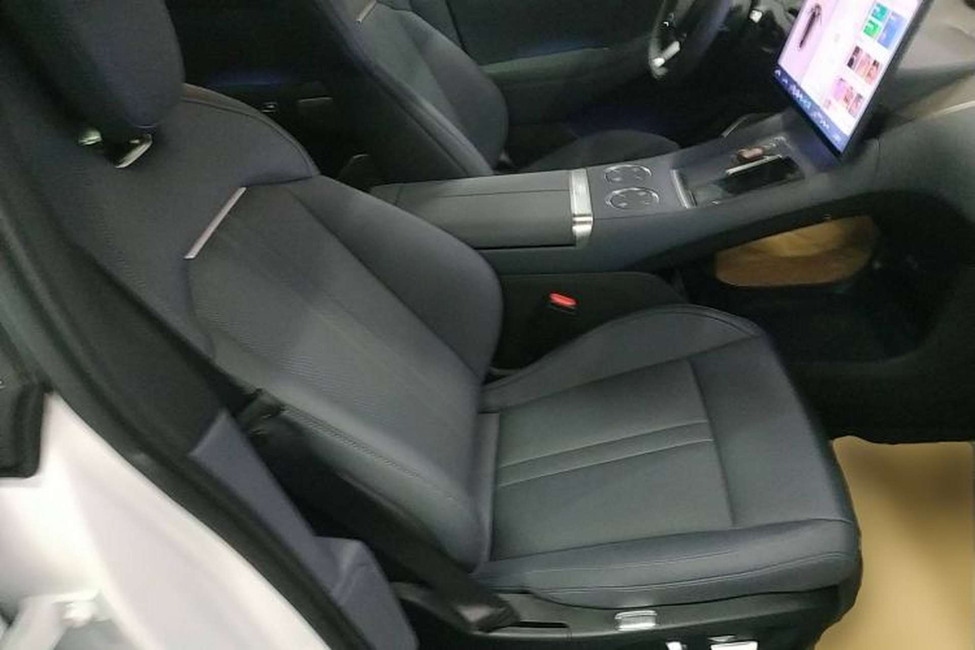 Used Xiaomi Auto YU7 2025 Ultra-Long Range Rear-Wheel Drive Version Right Front Seat