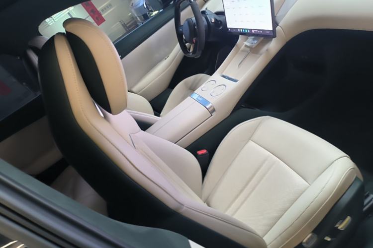 Used Xiaomi Auto YU7 2025 Ultra-Long Range High-Performance All-Wheel-Drive Max Edition Right Front Seat
