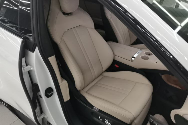 Used Xiaomi Auto YU7 2025 Ultra-Long Range High-Performance All-Wheel-Drive Max Edition Right Front Seat