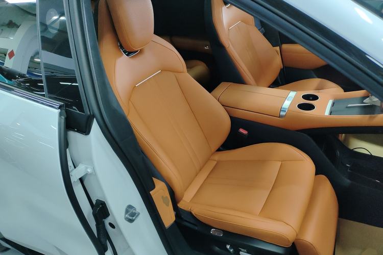 Used Xiaomi Auto YU7 2025 Ultra-Long Range High-Performance All-Wheel-Drive Max Edition Right Front Seat