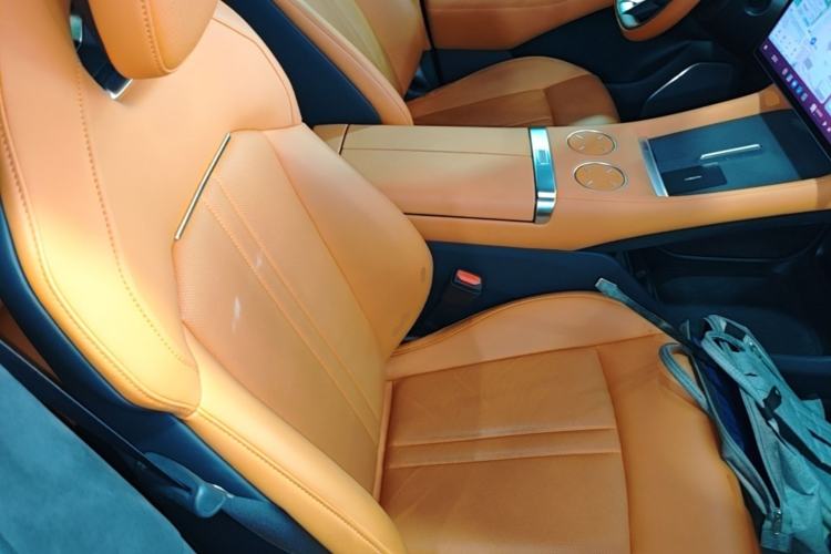 Used Xiaomi Auto YU7 2025 Ultra-Long Range High-Performance All-Wheel-Drive Max Edition Right Front Seat