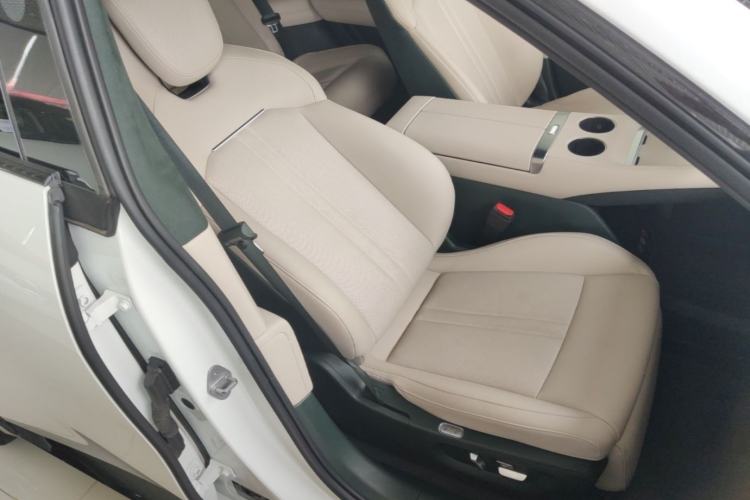 Used Xiaomi Auto YU7 2025 Ultra-Long Range High-Performance All-Wheel-Drive Max Edition Right Front Seat