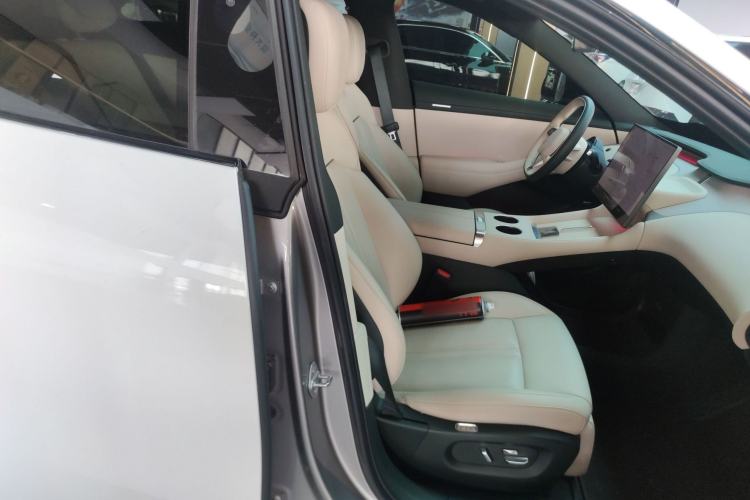 Used Xiaomi Auto YU7 2025 Ultra-Long Range Rear-Wheel Drive Version Right Front Seat