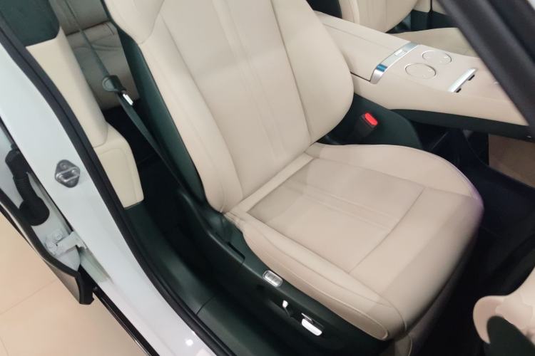 Used Xiaomi Auto YU7 2025 Ultra-Long Range High-Performance All-Wheel-Drive Max Edition Right Front Seat