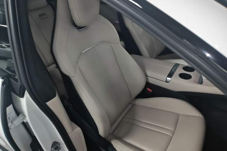 Used Xiaomi Auto YU7 2025 Ultra-Long Range High-Performance All-Wheel-Drive Max Edition Right Front Seat