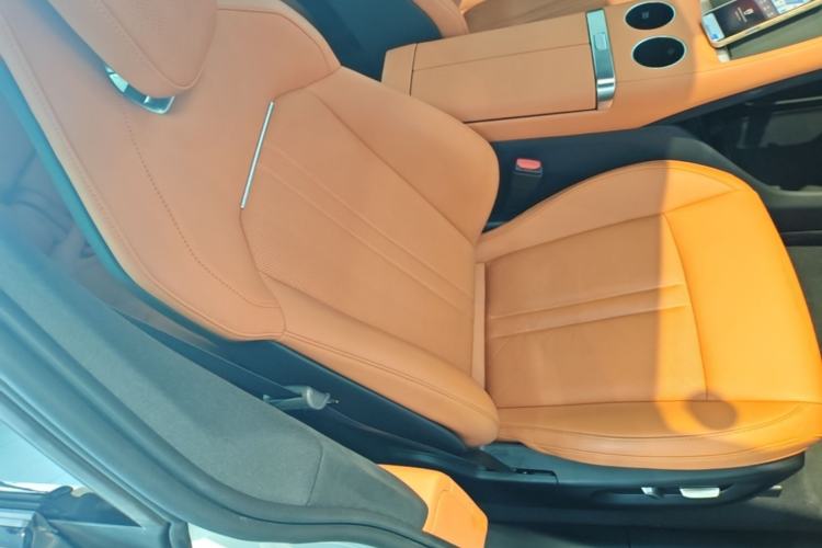 Used Xiaomi Auto YU7 2025 Ultra-Long Range Rear-Wheel Drive Version Right Front Seat