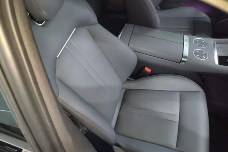Used Xiaomi Auto YU7 2025 Ultra-Long Range All-Wheel Drive Pro Version Right Front Seat