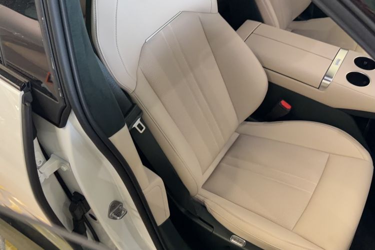 Used Xiaomi Auto YU7 2025 Ultra-Long Range High-Performance All-Wheel-Drive Max Edition Right Front Seat