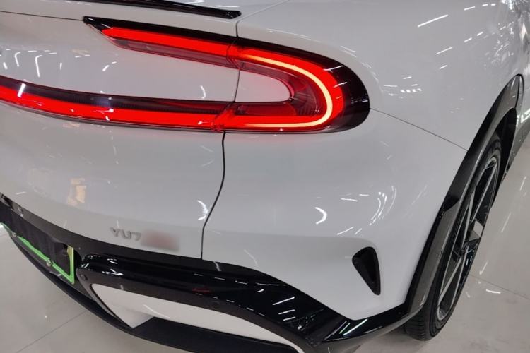 Used Xiaomi Auto YU7 2025 Ultra-Long Range High-Performance All-Wheel-Drive Max Edition Right Rear Taillight