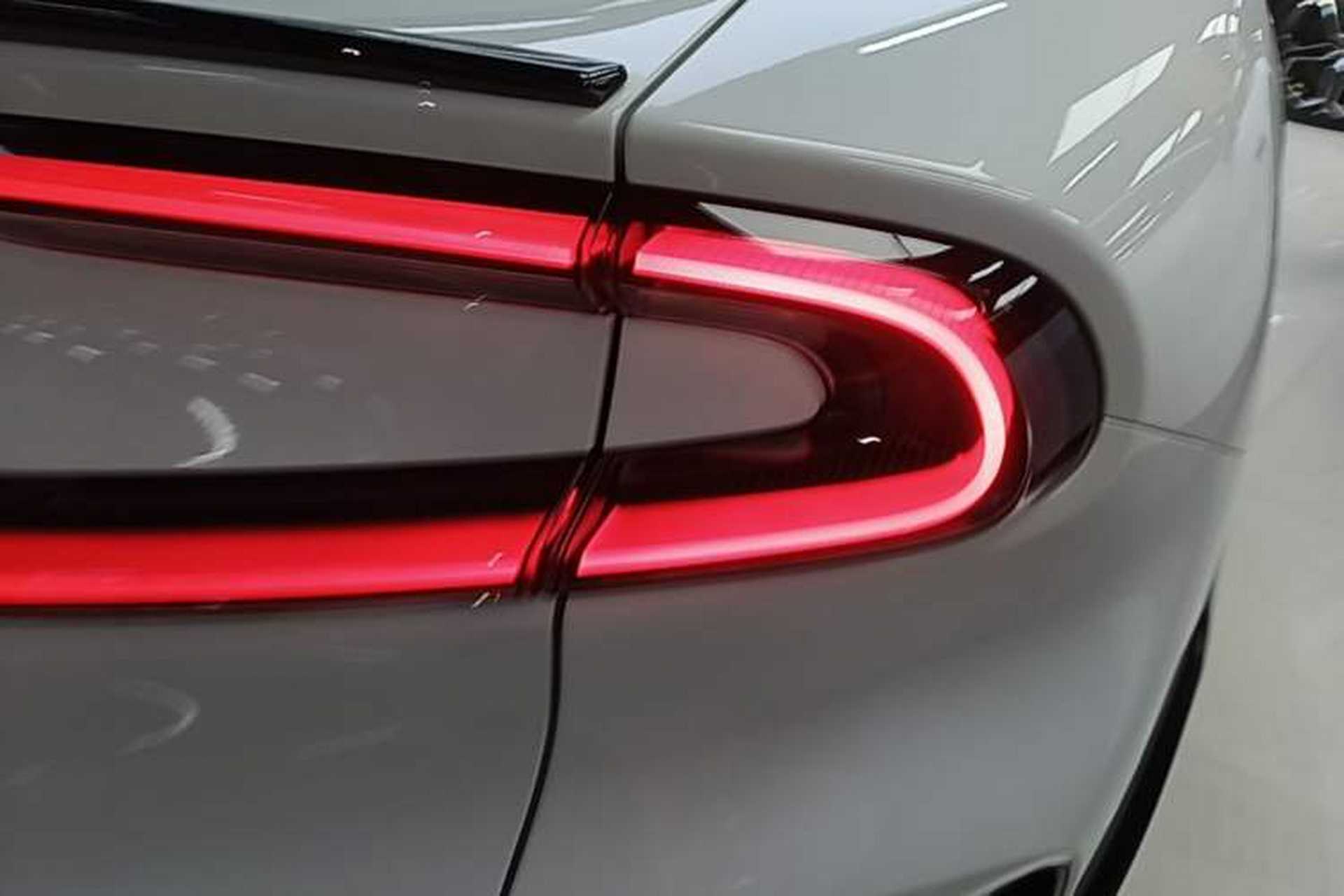 Used Xiaomi Auto YU7 2025 Ultra-Long Range All-Wheel Drive Pro Version Right Rear Taillight
