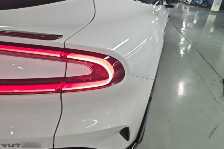 Used Xiaomi Auto YU7 2025 Ultra-Long Range High-Performance All-Wheel-Drive Max Edition Right Rear Taillight