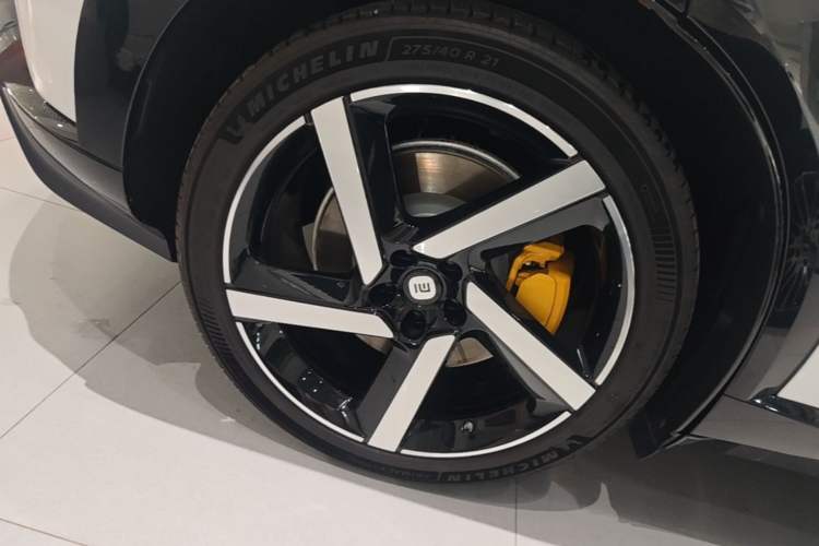 Used Xiaomi Auto YU7 2025 Ultra-Long Range Rear-Wheel Drive Version Right Rear Wheel Hub